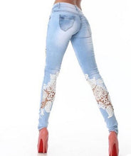 Load image into Gallery viewer, Jeans with lace insert
