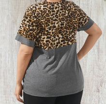 Load image into Gallery viewer, Plus size short sleeve top with leopard print and tie up knot
