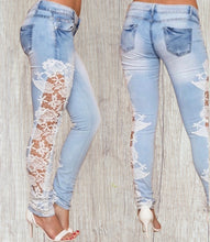 Load image into Gallery viewer, Jeans with lace insert
