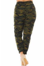 Load image into Gallery viewer, Plus size cargo joggers
