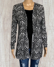 Load image into Gallery viewer, Black chevron cardigan with pockets
