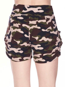 Plus size earth tone camouflage shorts with pockets