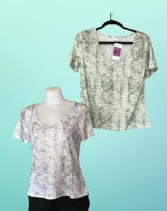 V neck print tee