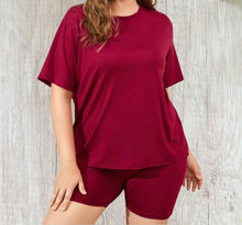 Load image into Gallery viewer, 2 piece plus size red short/t-shirt set
