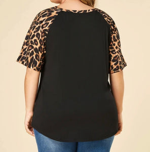 Plus size leopard tee