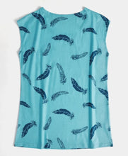 Load image into Gallery viewer, Feather print sleeveless top with pocket
