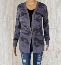 Load image into Gallery viewer, Lightweight camouflage print snap button cardigan
