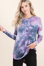 Load image into Gallery viewer, Super soft purple loose fitting tie dye tunic
