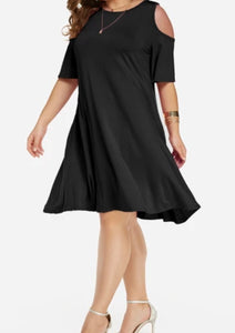 Plus size cold shoulder dress with pockets