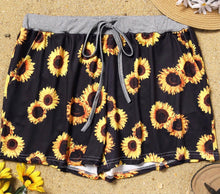 Load image into Gallery viewer, Sunflower print shorts with pockets
