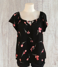 Load image into Gallery viewer, Short sleeve black floral tie up blouse
