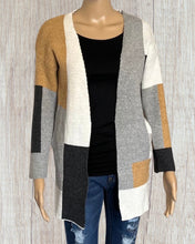 Load image into Gallery viewer, Colorblock tan cardigan with pockets
