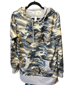 Camouflage long hoodie with pockets