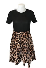Load image into Gallery viewer, Short sleeve black cheetah dress with belt
