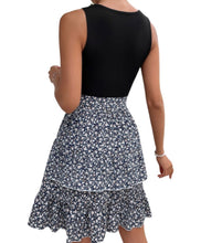 Load image into Gallery viewer, Black floral ruffled dress with belt
