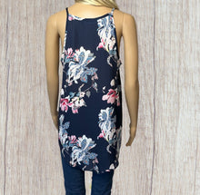 Load image into Gallery viewer, Navy floral tank top
