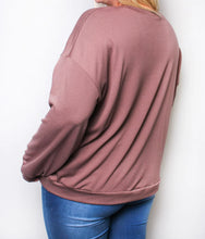 Load image into Gallery viewer, Plus size chain embellished long sleeve top
